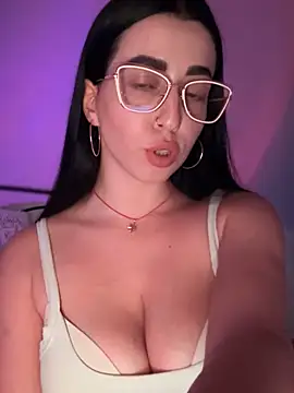 Emylia online show from October 9, 3:38 pm