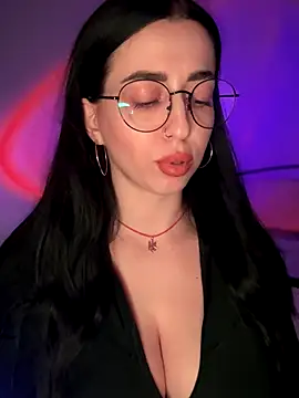 Emylia online show from December 18, 10:25 pm