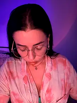 Emylia online show from October 3, 7:19 pm