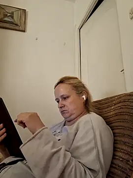 Snapshot of She-devilx chatting on September 22, 10:08 pm She-devilx online show from September 22, 10:08 pm