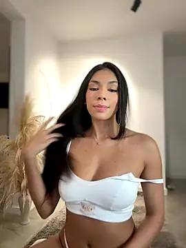 EllaSanz  online show from October 16, 9:39 pm