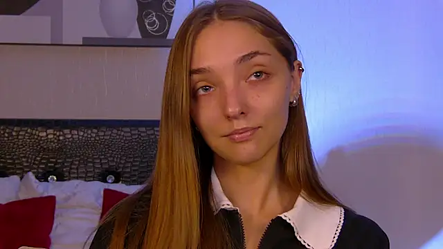 VirginieCruz online show from October 20, 7:17 pm