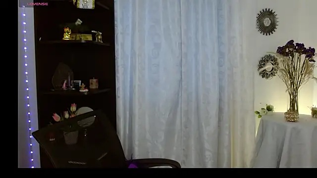 Karina Yang online show from September 26, 8:50 pm