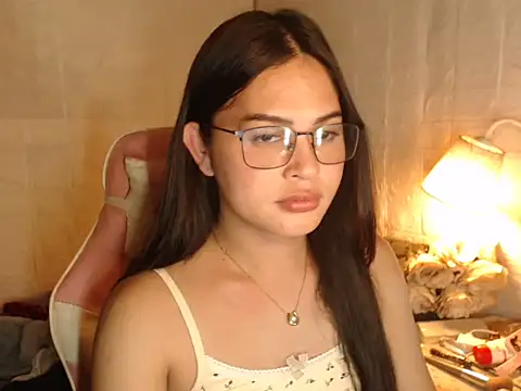 Ashely Lewis online show from December 2, 4:53 pm