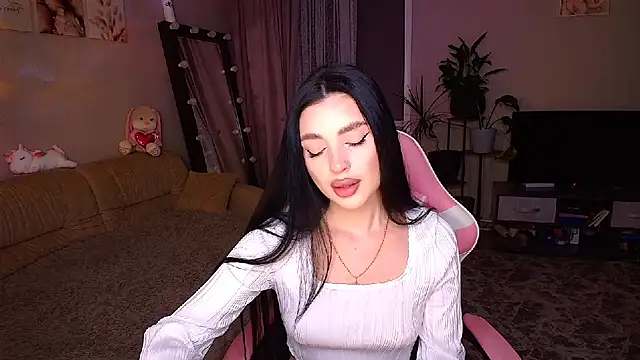   Malika   online show from October 12, 3:36 pm