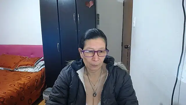 latin49 online show from June 30, 5:51 am