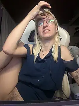 bunnydark00 online show from November 23, 3:09 am