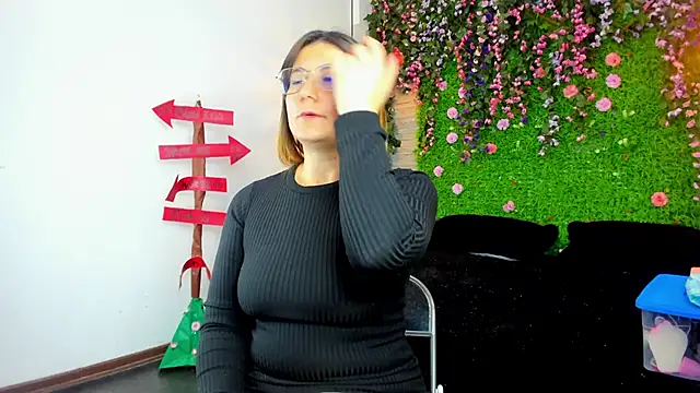 SarahDeyvis online show from November 4, 4:01 pm