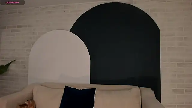 EveBensonX online show from March 27, 7:25 pm