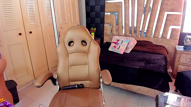 cute sassy online show from October 10, 3:50 pm