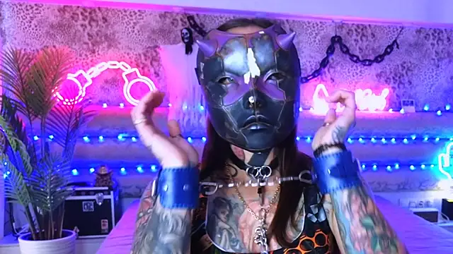 Cool Freak  online show from October 18, 10:51 am