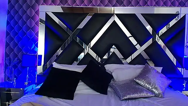 victoriaa lee  online show from November 26, 7:59 pm