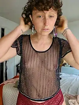 mossy kiss online show from November 6, 7:31 pm