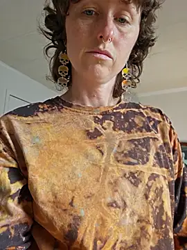 mossy kiss online show from November 20, 4:30 pm