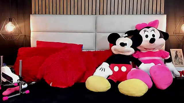 NiicolleMiller online show from October 4, 2:32 pm