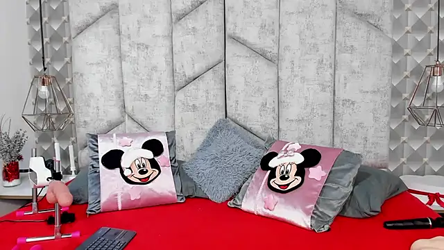 NiicolleMiller online show from December 5, 1:23 pm