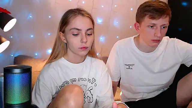 juliaanddima online show from October 18, 10:22 pm