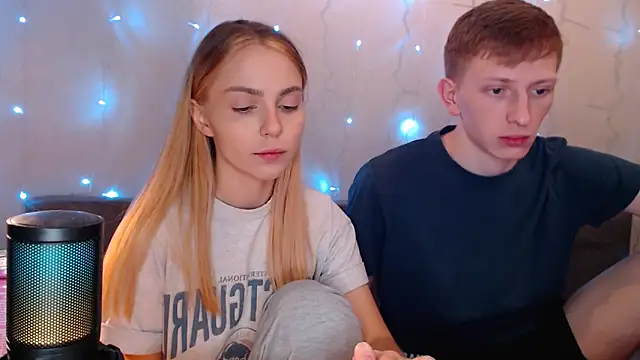 juliaanddima online show from September 22, 10:30 pm