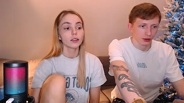 juliaanddima online show from December 19, 10:35 pm