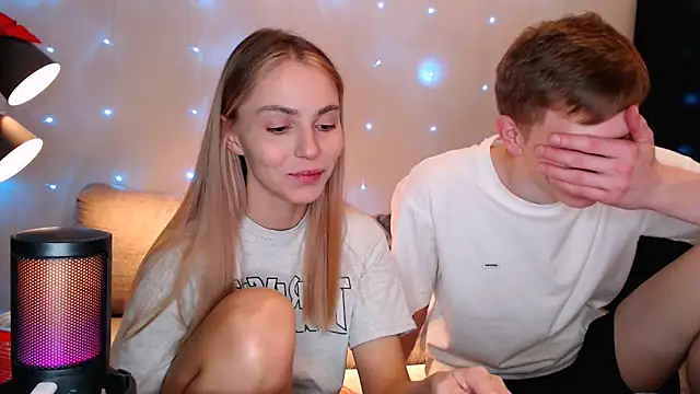 juliaanddima online show from October 16, 1:08 am