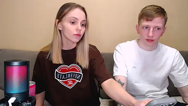 juliaanddima online show from March 24, 10:59 pm