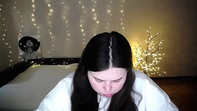 Emily Mo online show from March 25, 7:00 am