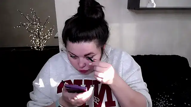 Emily Mo online show from November 4, 6:29 am