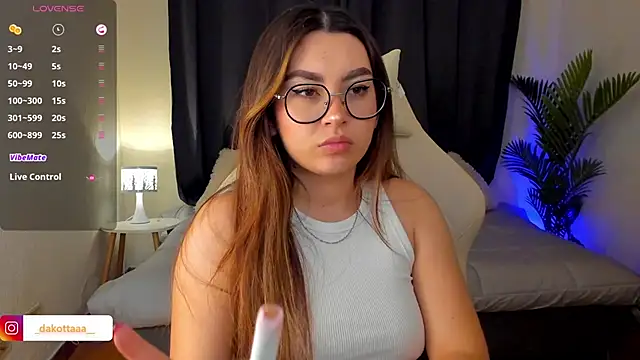 dakottaa  online show from September 24, 12:09 am