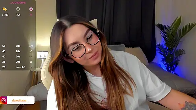 dakottaa  online show from September 27, 12:29 am