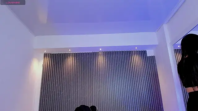 charlottewhitte online show from March 2, 11:17 am