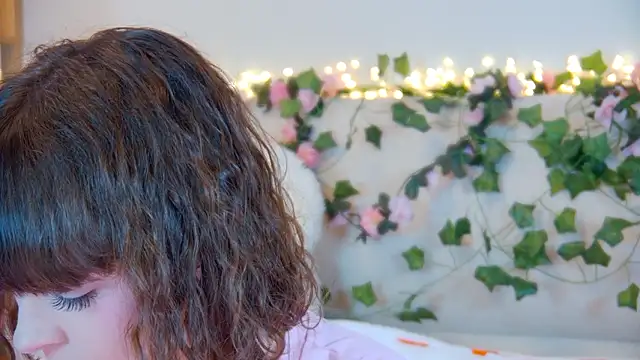 ElisabethDavis online show from March 6, 3:07 pm