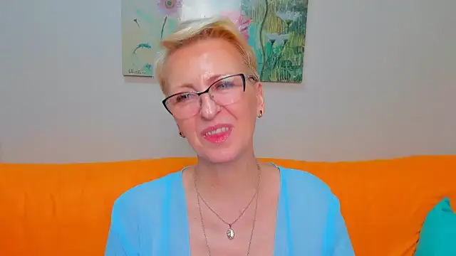 iamyourdream89 online show from March 28, 1:21 pm