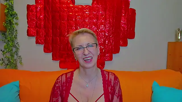 iamyourdream89 online show from February 25, 6:50 pm