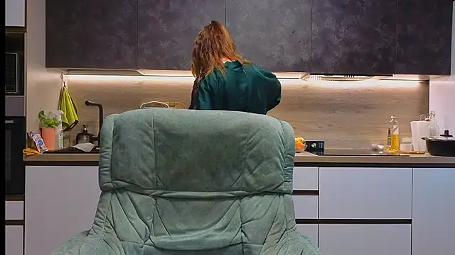 Katniss K online show from March 30, 5:07 am