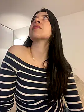 Snapshot of saori_10 chatting on October 9, 5:55 am saori 10 online show from October 9, 5:55 am