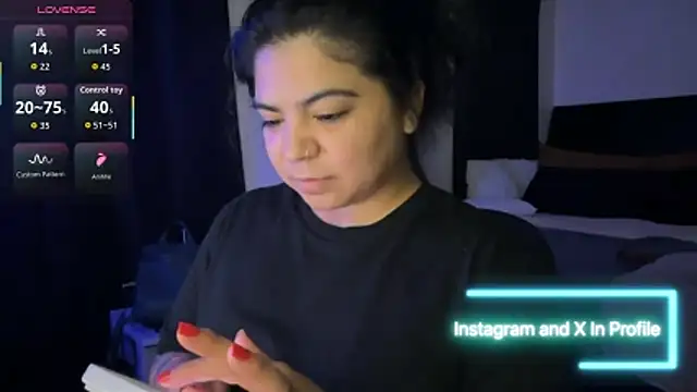 kimmiakiss22 online show from October 13, 3:31 am