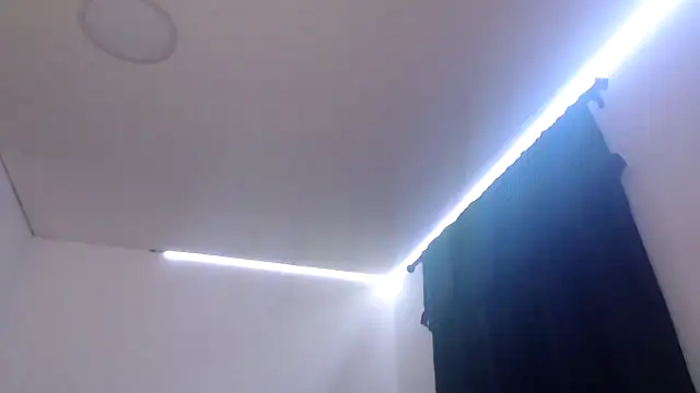 Snapshot of dolcemacca chatting on October 22, 2:05 am dolcemacca online show from October 22, 2:05 am