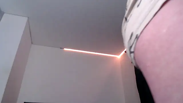 Snapshot of dolcemacca chatting on October 8, 3:55 am dolcemacca online show from October 8, 3:55 am