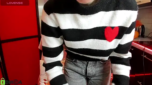 TayanaJons online show from November 27, 8:28 am