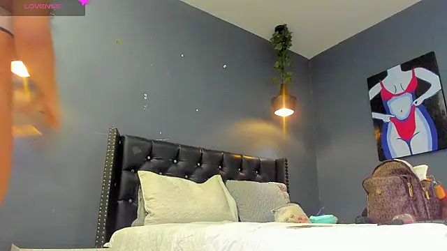 Sophiietaylor online show from October 13, 11:29 pm