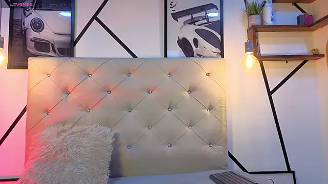 violetasimonz online show from April 13, 11:05 pm