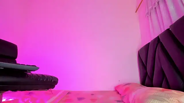 stephany doll  online show from January 16, 4:30 am