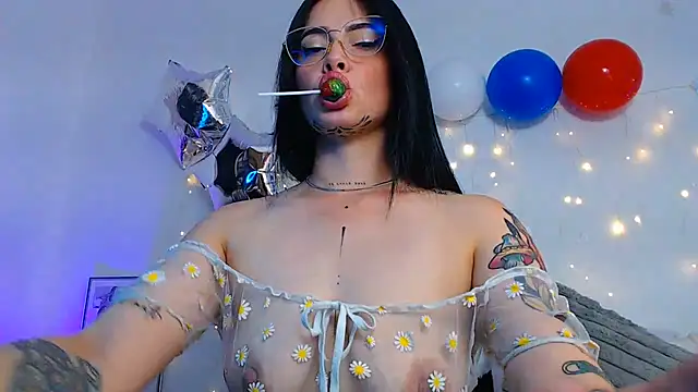 Isa Maiden1 online show from July 7, 4:32 pm