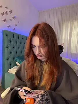 Snapshot of _Chlo__e chatting on October 17, 11:13 am Chlo e online show from October 17, 11:13 am
