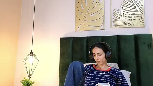 Nina Cavaali online show from October 22, 6:35 pm