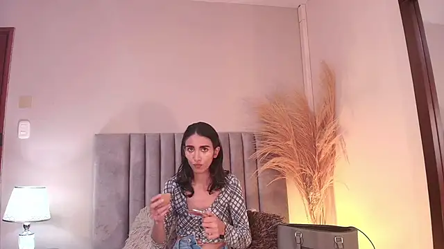 Nina Cavaali online show from September 30, 6:57 pm