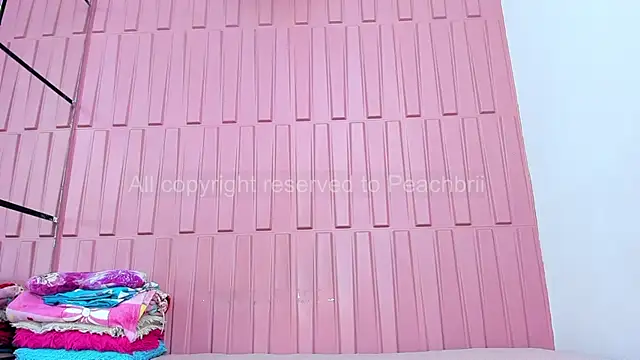 peachbrii online show from September 19, 2:05 pm