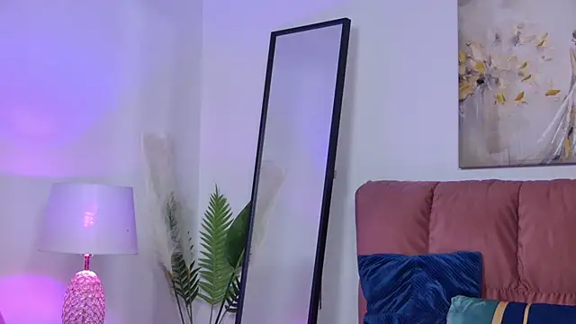 NicolLopeze online show from March 3, 7:25 am