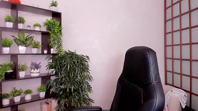 KateCuddle online show from October 2, 3:00 am