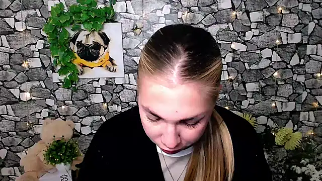 Snapshot of Sport_Tall_Doll chatting on October 7, 9:57 am Sport Tall Doll online show from October 7, 9:57 am